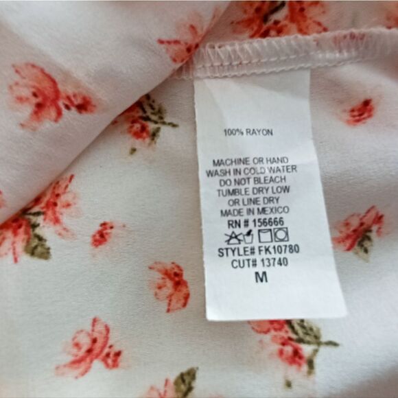 Wild love crop top Size M - Picture 6 of 7